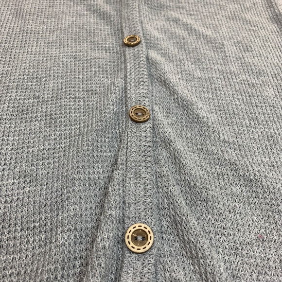 Fantastic Fawn Grey Thermal Button Down Top Blouse - Picture 6 of 8